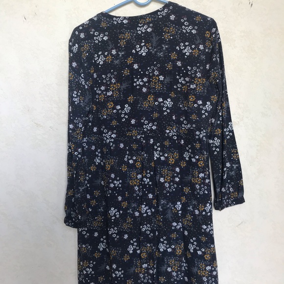 Old navy long sleeve dress - Picture 2 of 3